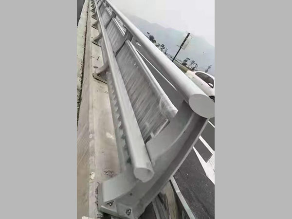 鋁合金護攔
